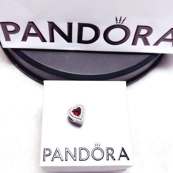 PANDORA Sparkling Levelled Heart Charm w/box - Picture 7 of 7